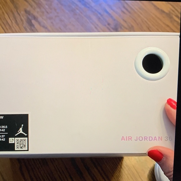 Air Jordan Sneakers, size 8.5. BOX IS NOT INCLUDED. - Picture 14 of 16